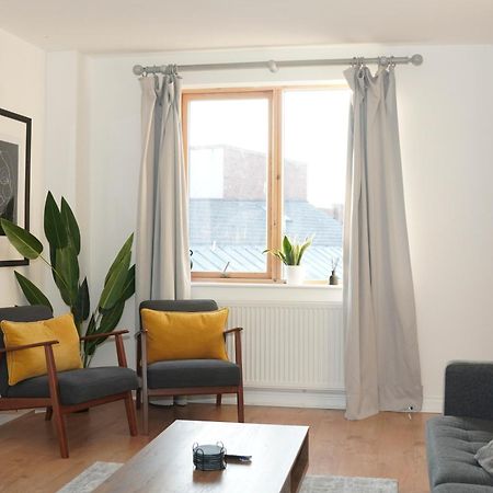 Spacious 4Br 4Ba Gated Townhouse With Balconies, Central Jq バーミンガム エクステリア 写真