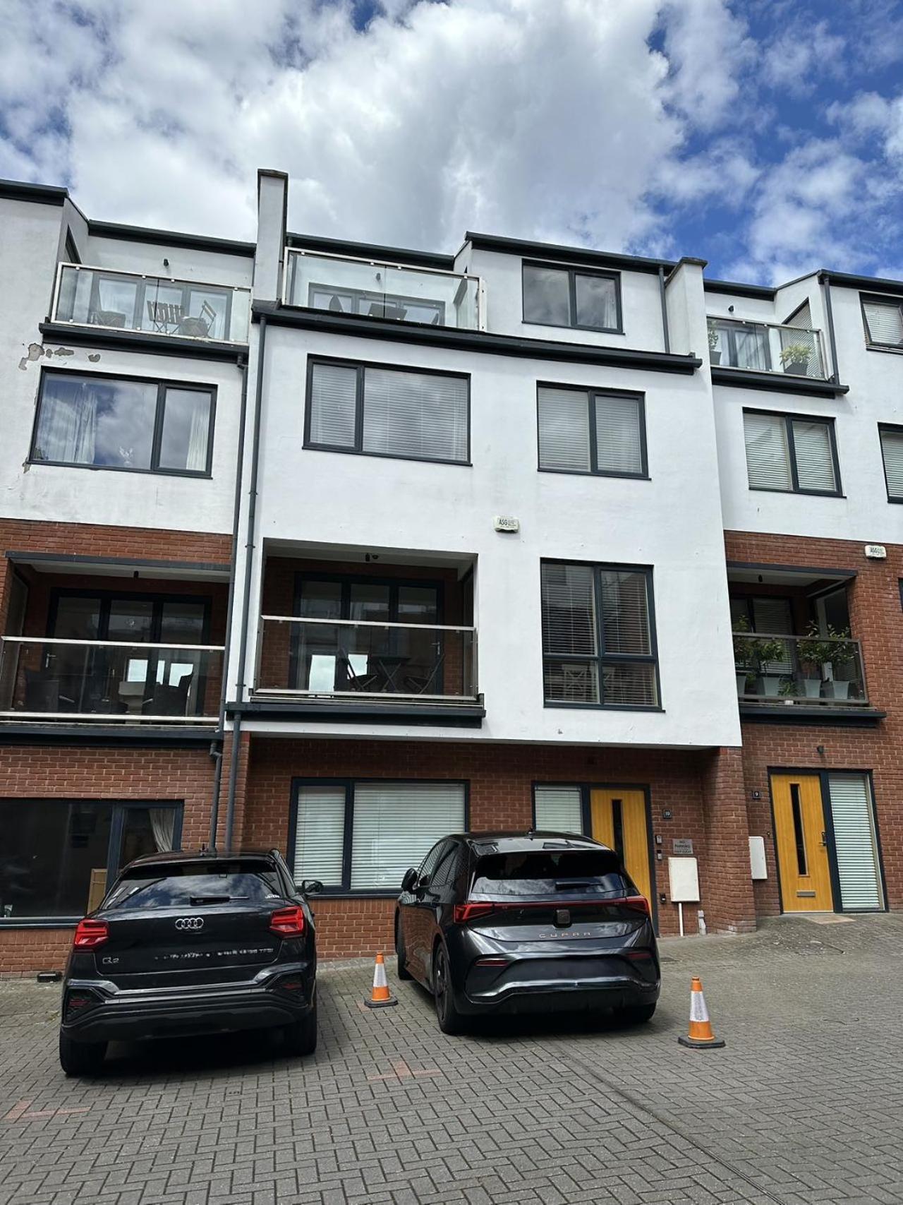 Spacious 4Br 4Ba Gated Townhouse With Balconies, Central Jq バーミンガム エクステリア 写真