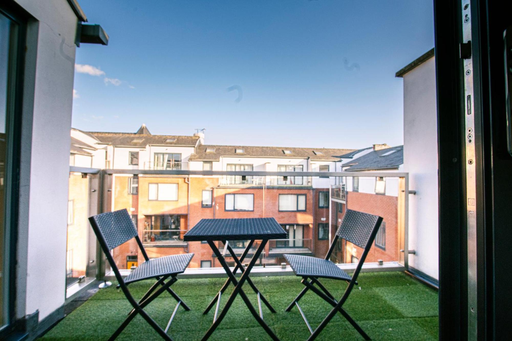 Spacious 4Br 4Ba Gated Townhouse With Balconies, Central Jq バーミンガム エクステリア 写真
